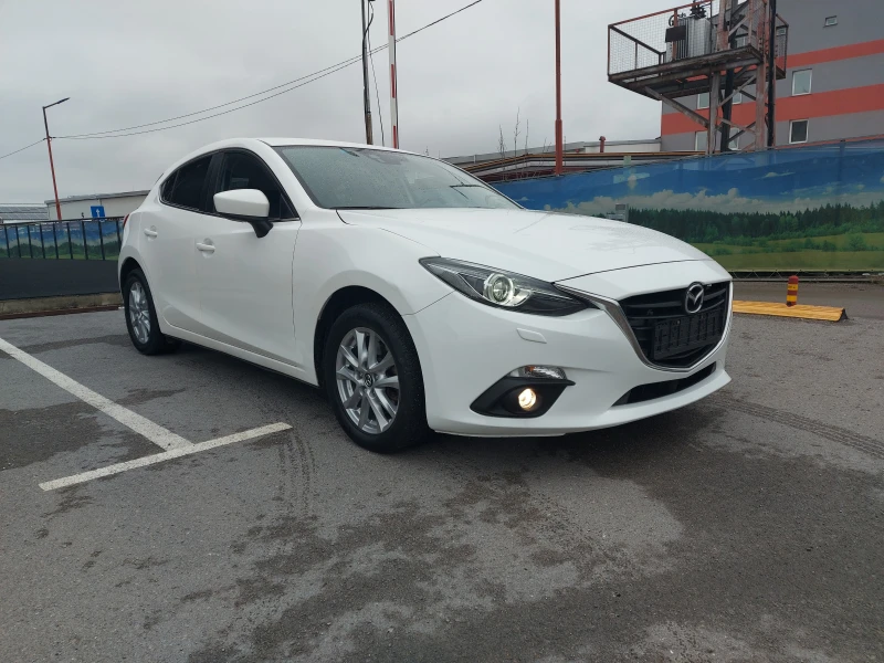 Mazda 3 1.5 SKYACTIV, снимка 3 - Автомобили и джипове - 48305314