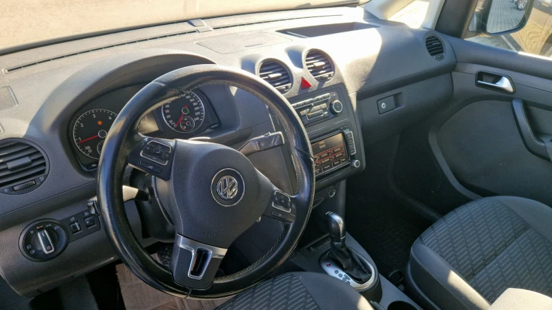 VW Caddy 2.0 TDI, снимка 7 - Автомобили и джипове - 49401438