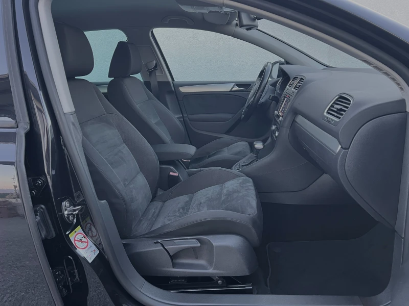 VW Golf 1.4TSi DSG Highline НАПЪЛНО ОБСЛУЖЕН НОВИ ГУМИ, снимка 12 - Автомобили и джипове - 53156045