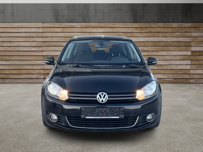 VW Golf 1.4TSi DSG Highline НАПЪЛНО ОБСЛУЖЕН НОВИ ГУМИ, снимка 2 - Автомобили и джипове - 53156045