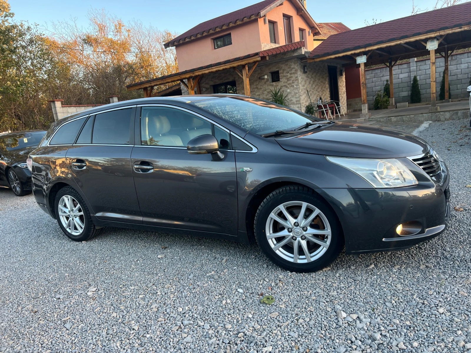 Toyota Avensis 2.2D-ЕВРО 5В-АВТОМАТ-НАВИГАЦИЯ-КОЖА - изображение 7