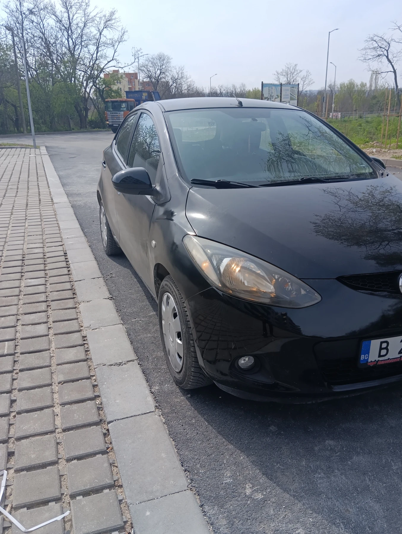 Mazda 2 1.3i - изображение 2