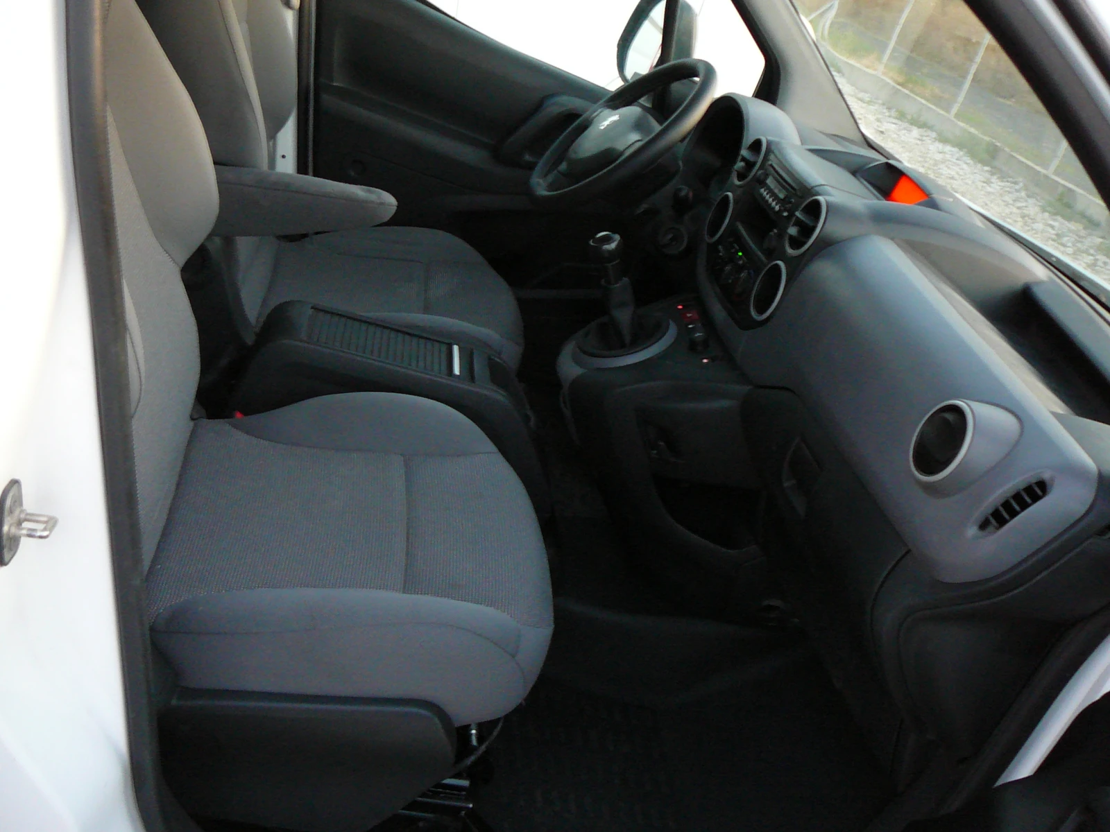 Peugeot Partner 1.6 hdi Клима  - изображение 10