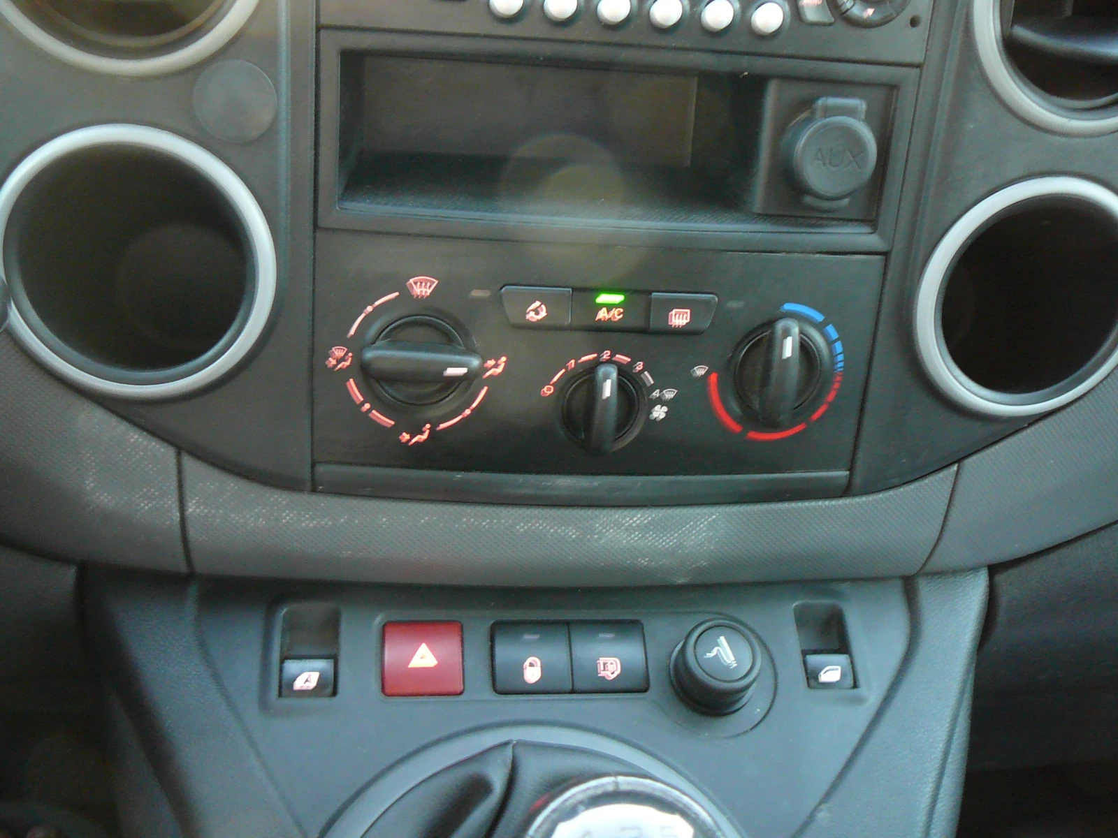 Peugeot Partner 1.6 hdi Клима  - изображение 7