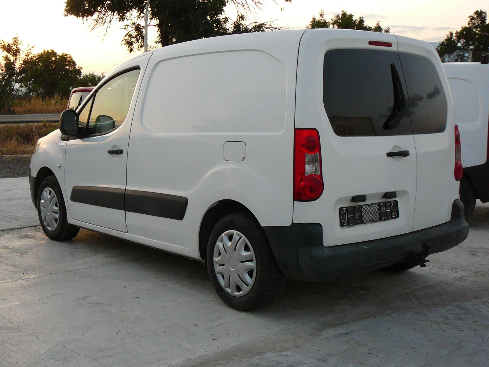Peugeot Partner 1.6 hdi Клима  - изображение 3