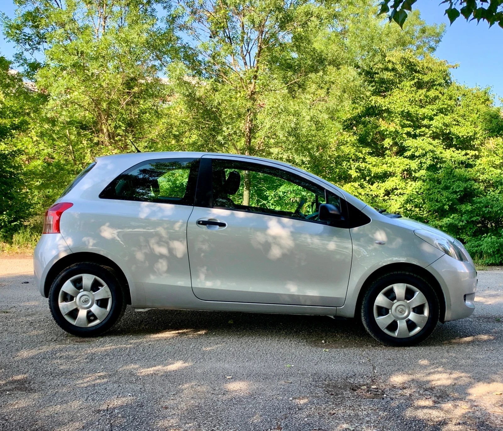 Toyota Yaris БЕНЗИН* 2009г.* КЛИМАТИК* НОВ ВНОС* НОВИ ГУМИ - изображение 7