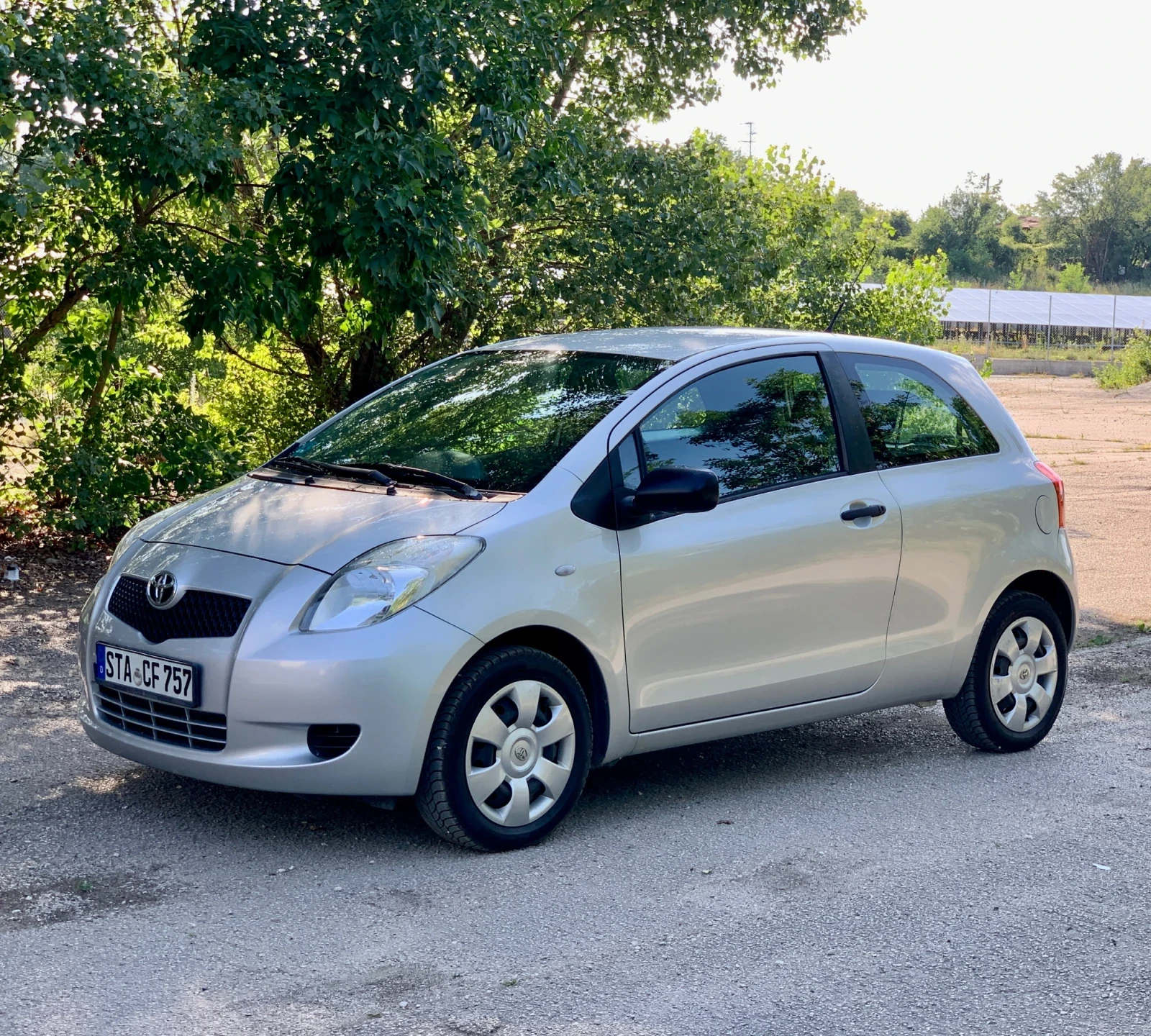 Toyota Yaris БЕНЗИН* 2009г.* КЛИМАТИК* НОВ ВНОС* НОВИ ГУМИ - изображение 3