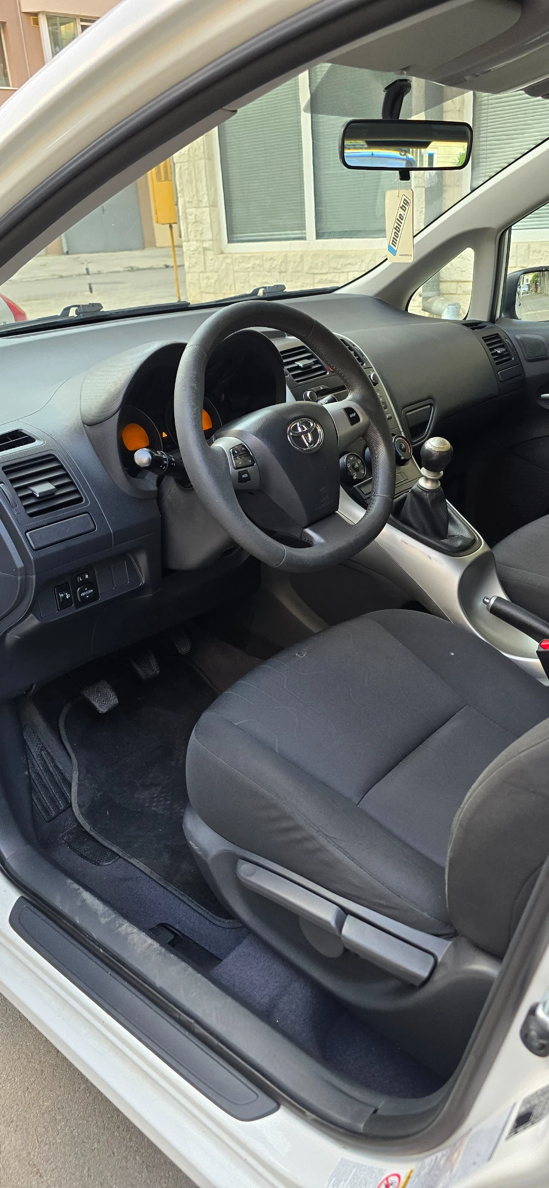 Toyota Auris  - изображение 10