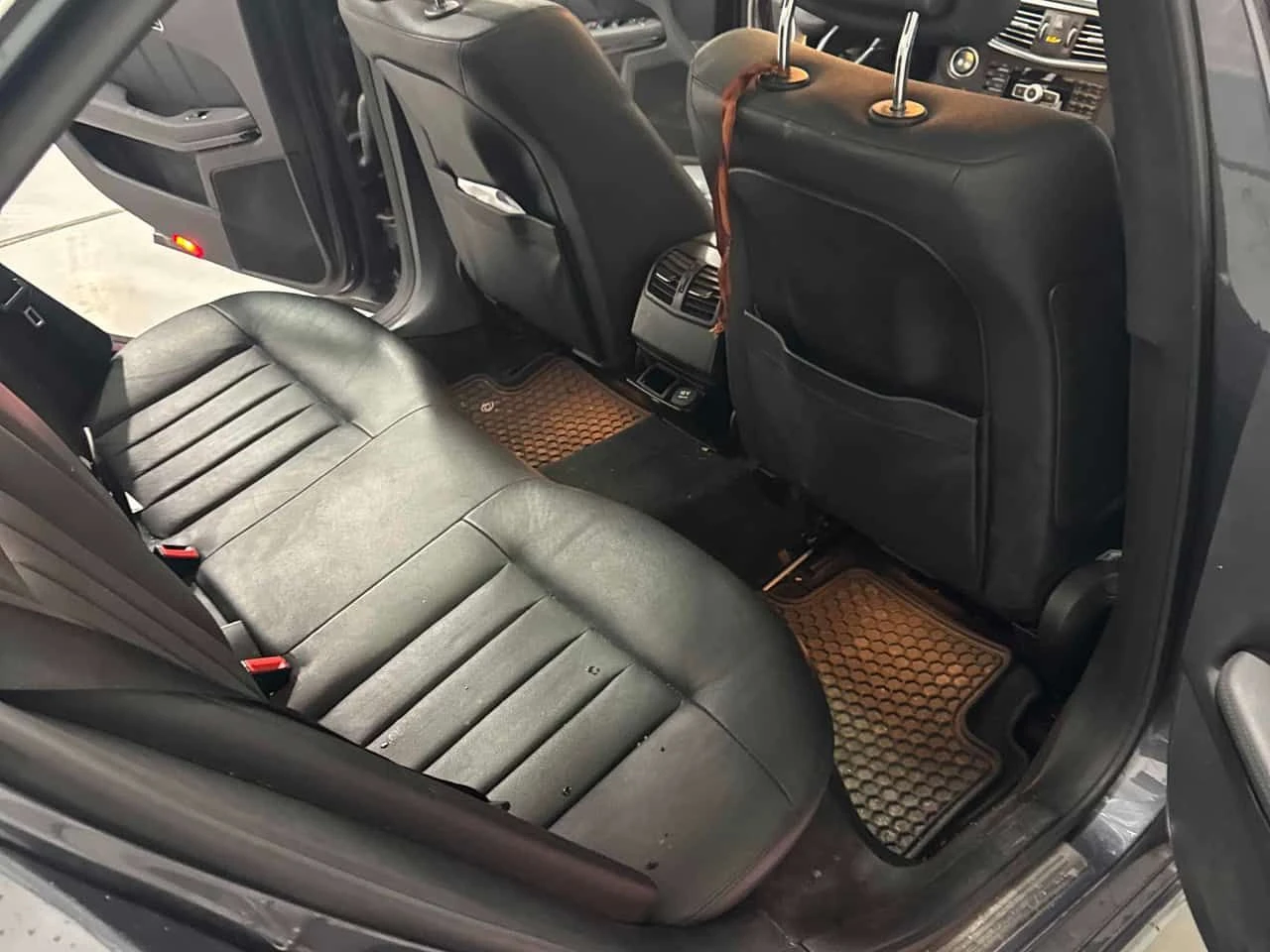 Mercedes-Benz E 350 4MATIC * ПОДГРЕВ* ПАНОРАМА* КАМЕРА* ДВА КЛЮЧА* , снимка 17 - Автомобили и джипове - 53999718