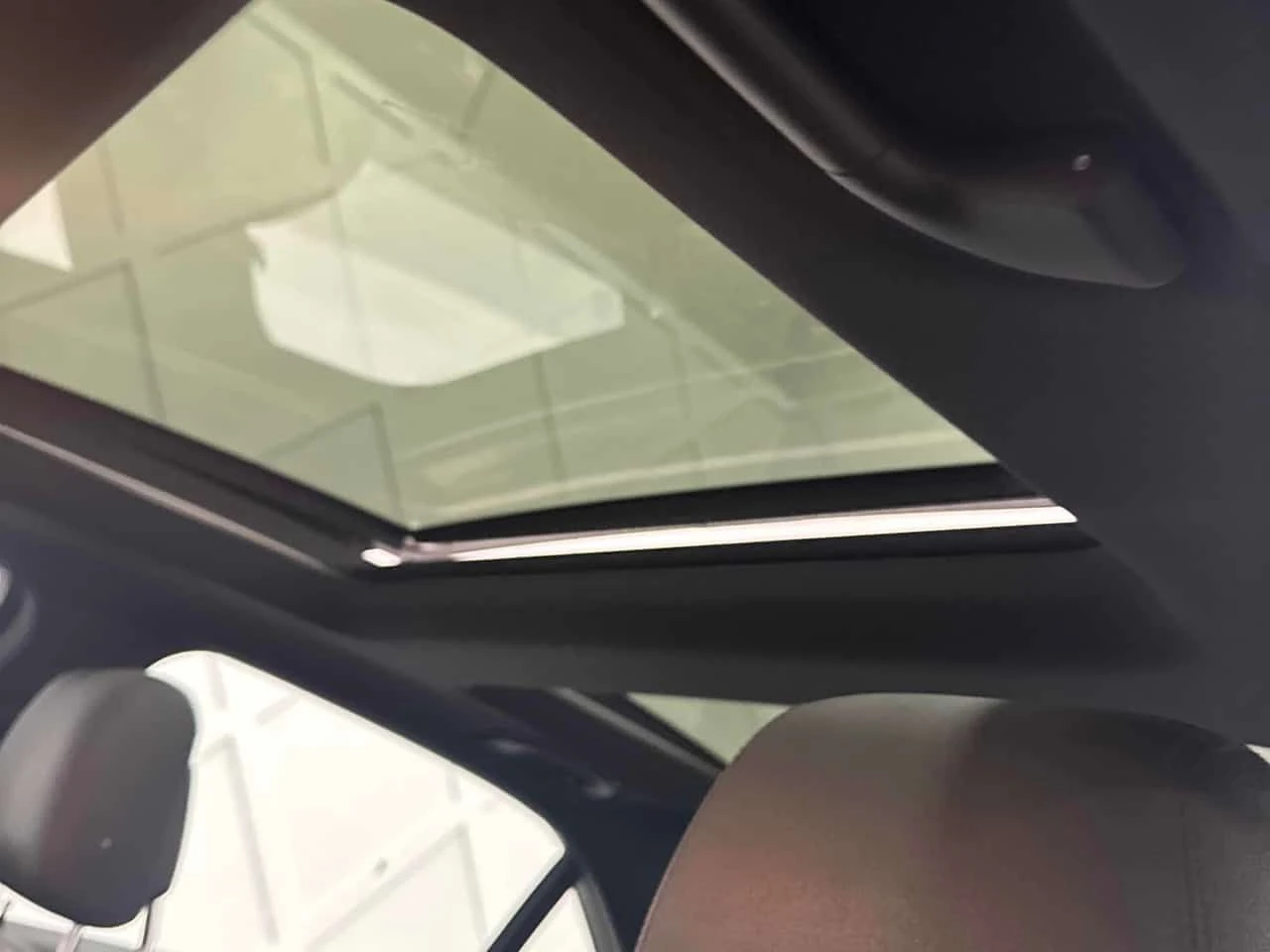 Mercedes-Benz E 350 4MATIC * ПОДГРЕВ* ПАНОРАМА* КАМЕРА* ДВА КЛЮЧА* , снимка 13 - Автомобили и джипове - 53999718