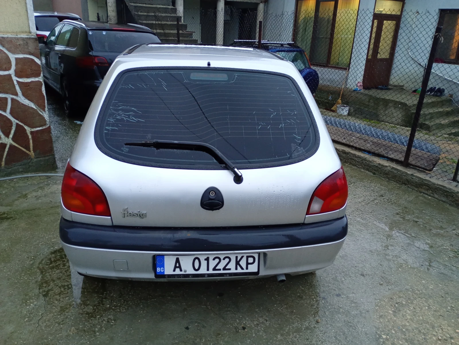 Ford Fiesta 1.8 d, снимка 5 - Автомобили и джипове - 54117643
