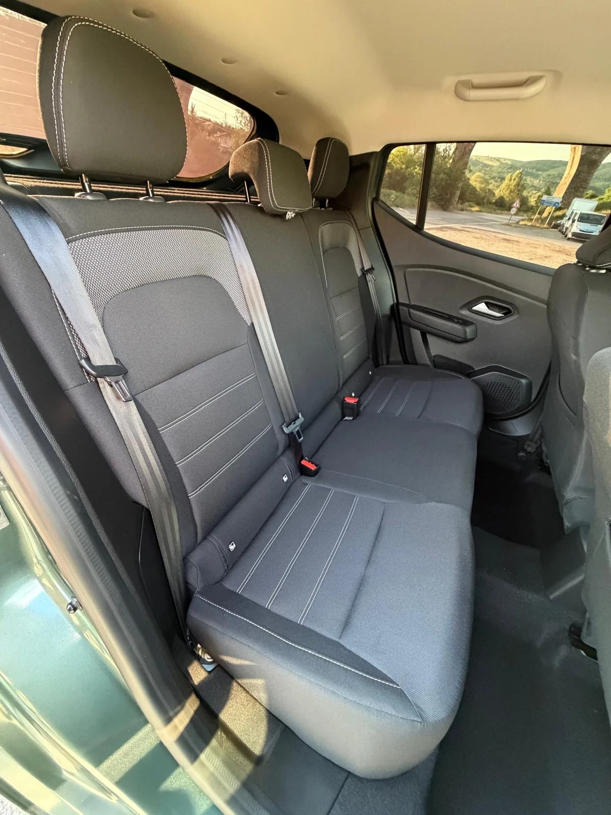 Dacia Sandero 1.0 tCe 2 540 km , снимка 10 - Автомобили и джипове - 54813466