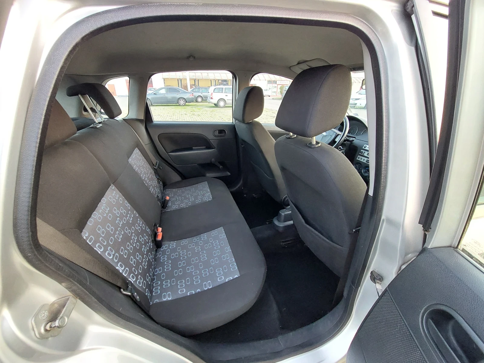 Ford Fiesta 1.4 TDCi, снимка 12 - Автомобили и джипове - 55023717