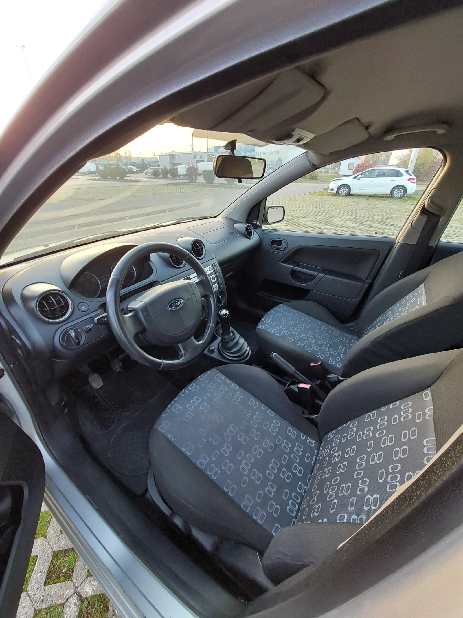 Ford Fiesta 1.4 TDCi, снимка 9 - Автомобили и джипове - 55023717