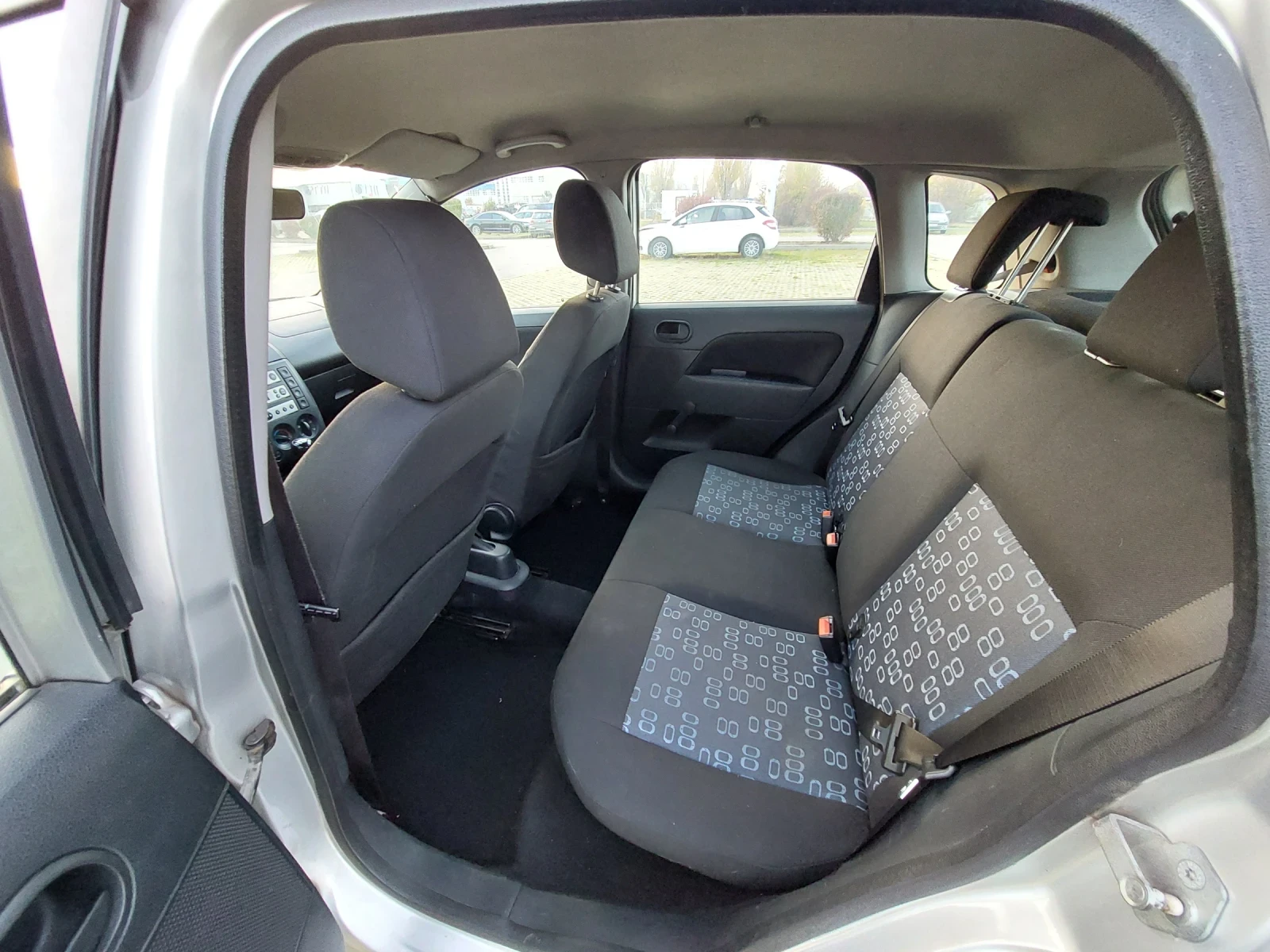 Ford Fiesta 1.4 TDCi, снимка 11 - Автомобили и джипове - 55023717