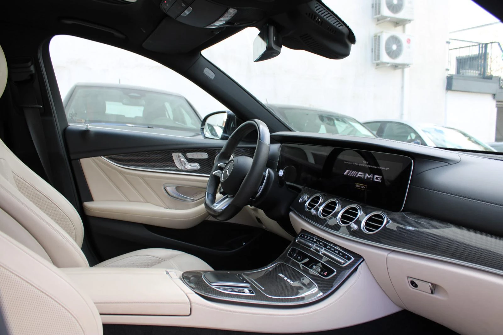 Mercedes-Benz E 63 AMG S/AMG/612HP/4M/360/HUD/MEMO/CPLAY/335h, снимка 8 - Автомобили и джипове - 56113844