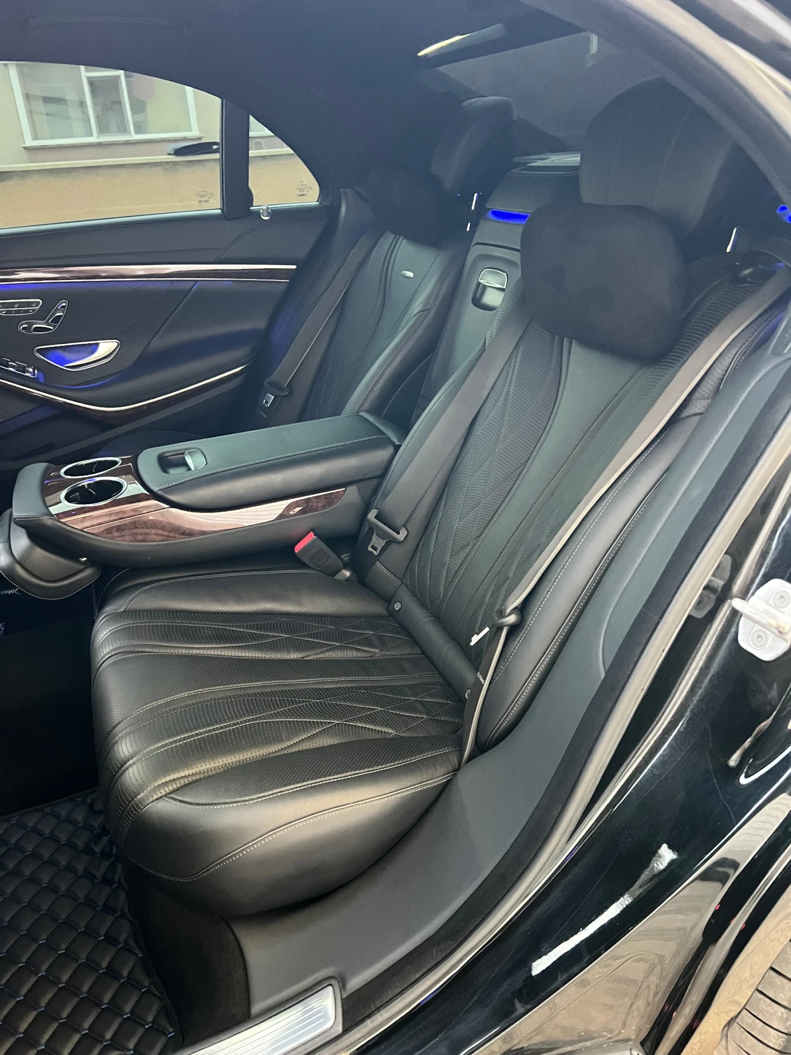 Mercedes-Benz S 63 AMG 4Matic, снимка 13 - Автомобили и джипове - 56362979