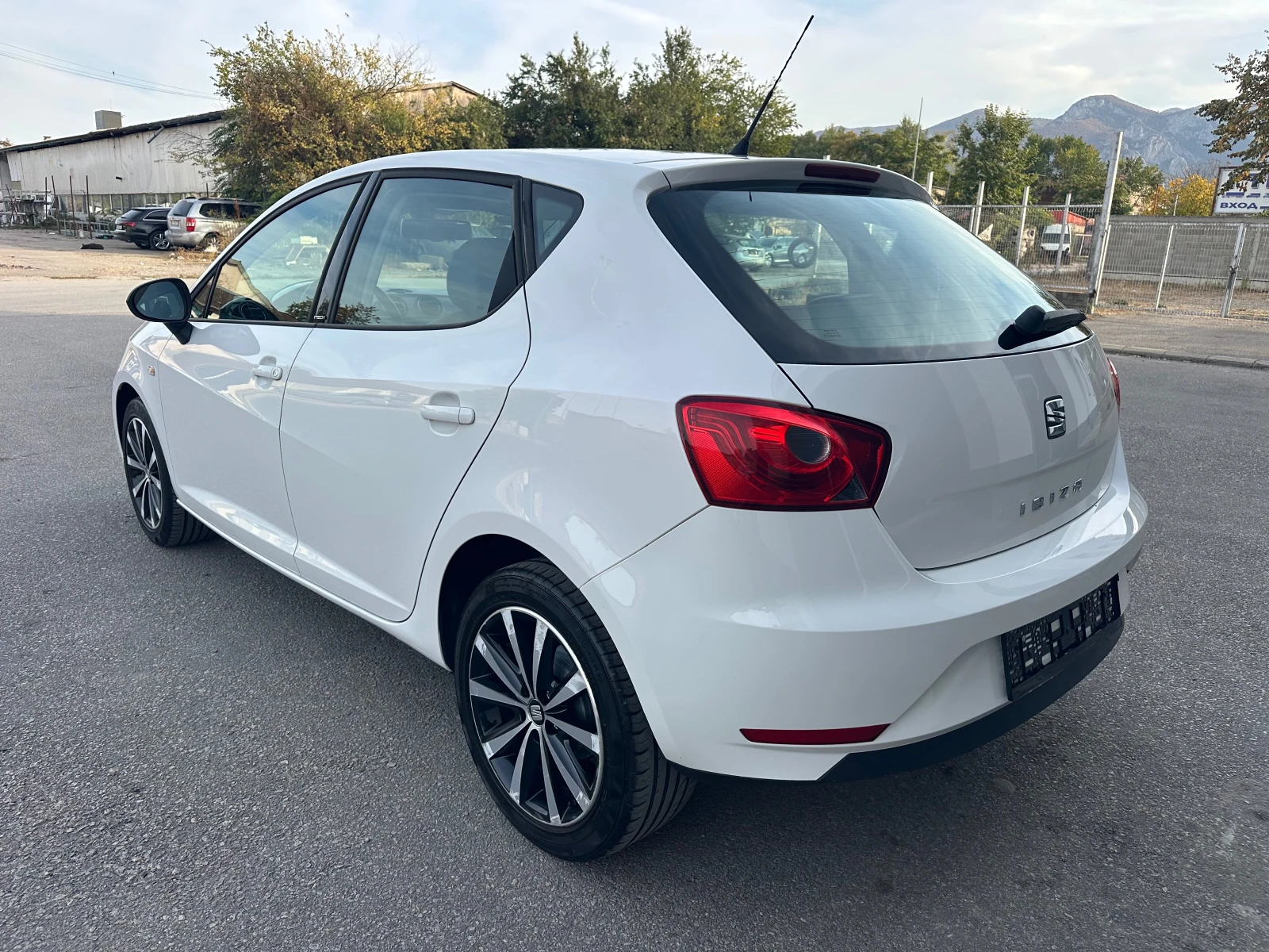 Seat Ibiza 1.2i I-TECH Design Face Lift ������ | Mobile.bg � ����������� 5