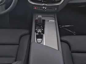 Volvo XC60 T8 Recharge AWD = Plus Bright = Гаранция, снимка 7