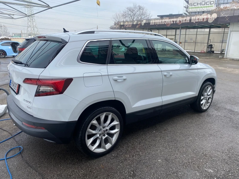 Skoda Karoq 2.0 TDI Style 4x4, снимка 4 - Автомобили и джипове - 48755876