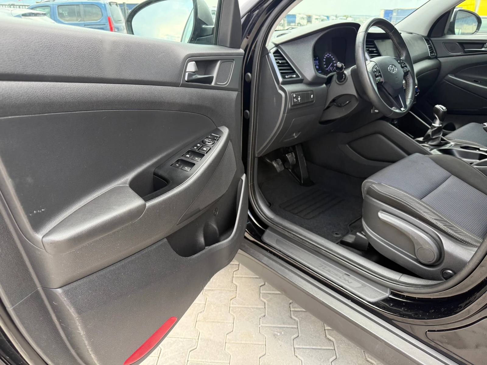 Hyundai Tucson 1.7 crdi 116 ks Собствен лизинг !!! - изображение 10