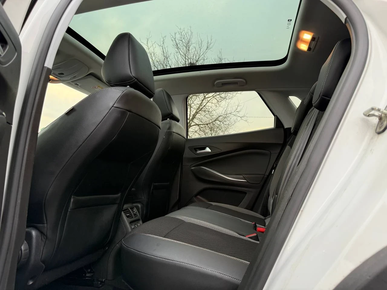 Opel Grandland X 2.0 DIESEL-PANORAMA-AUTOMATIC- FULL LED, снимка 11 - Автомобили и джипове - 53713727