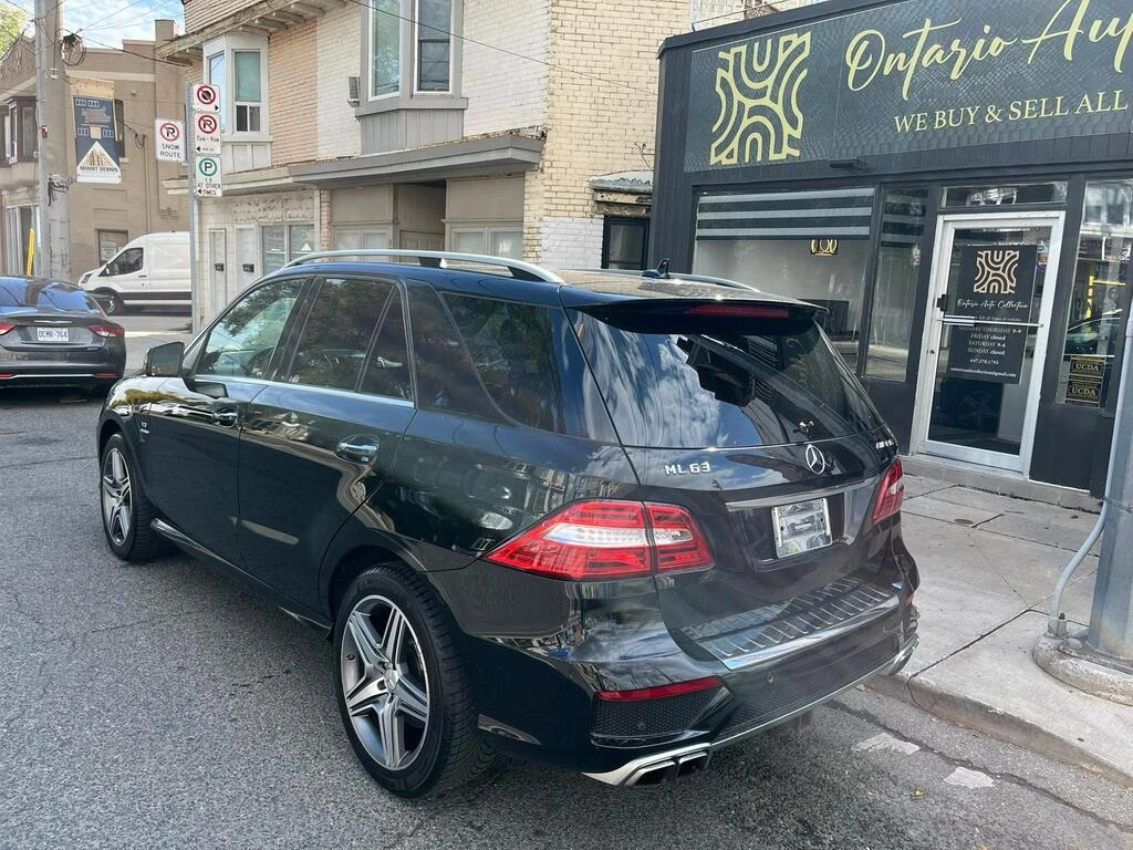 Mercedes-Benz ML 63 AMG NO ACCIDENTS * * CARFAX * * АВТО КРЕДИТ * * , снимка 4 - Автомобили и джипове - 53771579