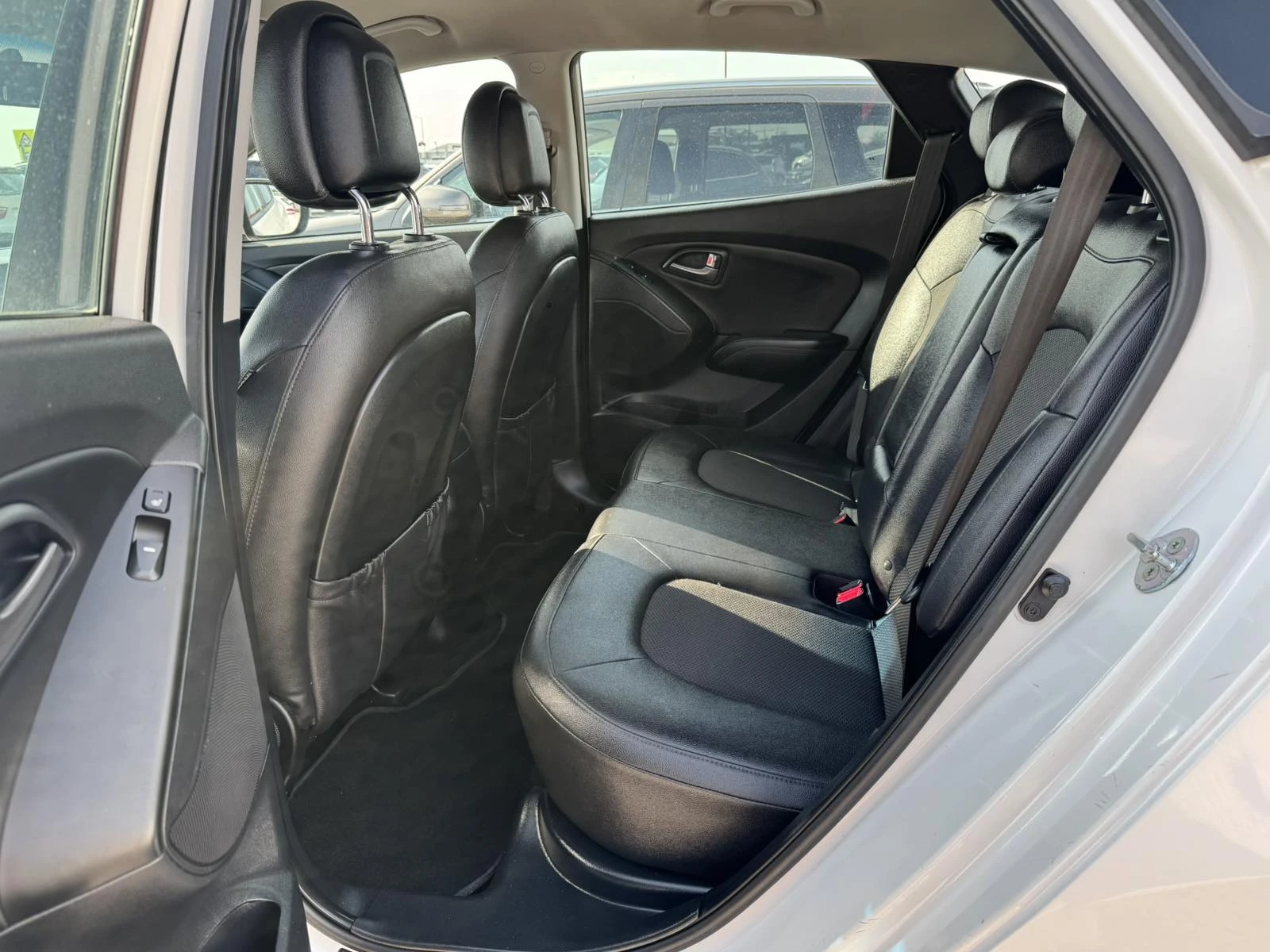 Hyundai IX35 1.6I, снимка 8 - Автомобили и джипове - 54510947