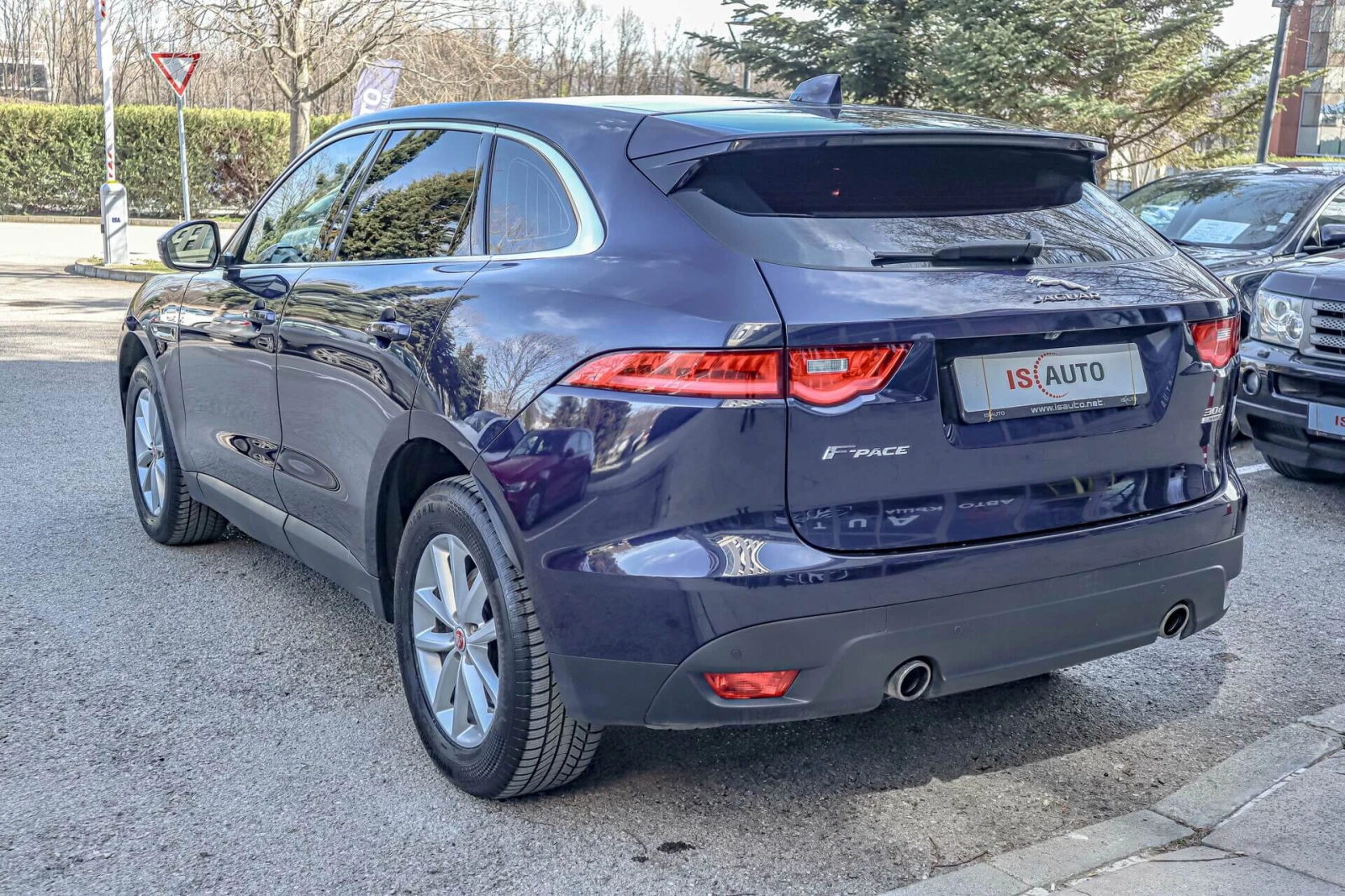 Jaguar F-PACE 3.0d/Virtual/HuD/Камера/Панорама/Меридиан/Lane Ass, снимка 4 - Автомобили и джипове - 55678247