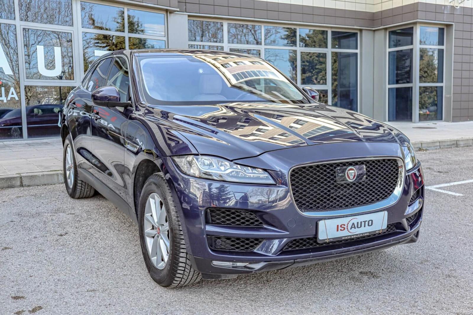 Jaguar F-PACE 3.0d/Virtual/HuD/Камера/Панорама/Меридиан/Lane Ass, снимка 3 - Автомобили и джипове - 55678247