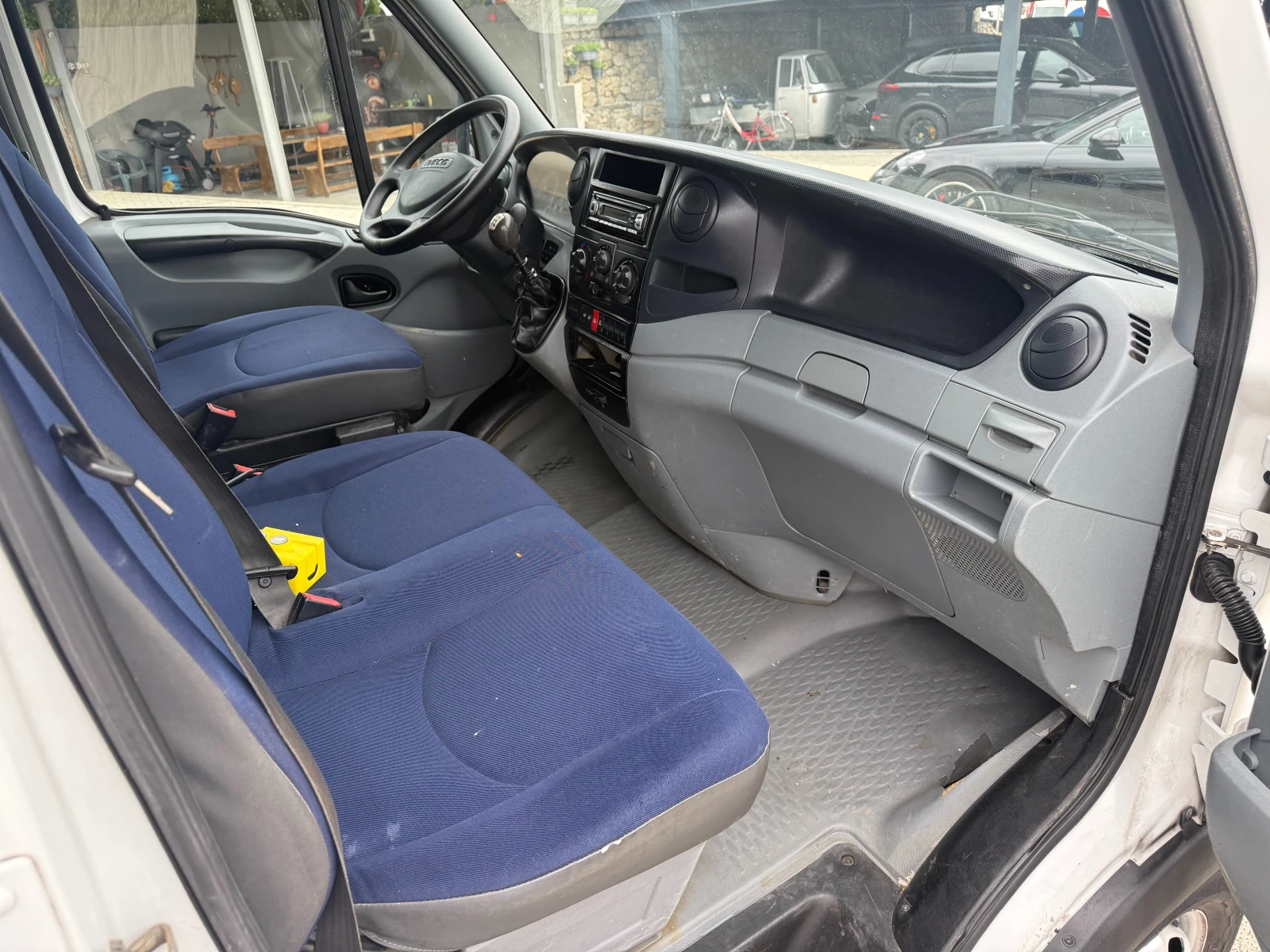 Iveco Daily 40C15 3.0HPI до 3.5т. 3.60м. 7-местен, снимка 11 - Бусове и автобуси - 54145196