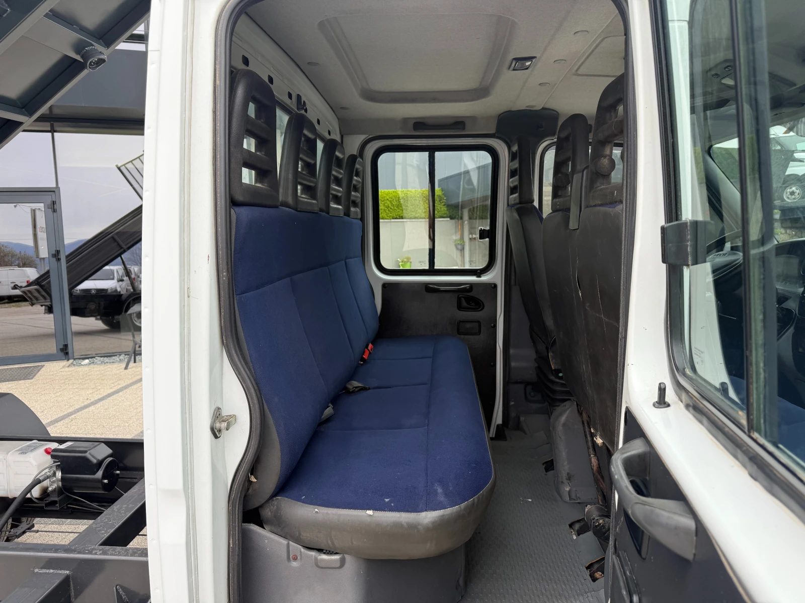 Iveco Daily 40C15 3.0HPI до 3.5т. 3.60м. 7-местен, снимка 13 - Бусове и автобуси - 54145196