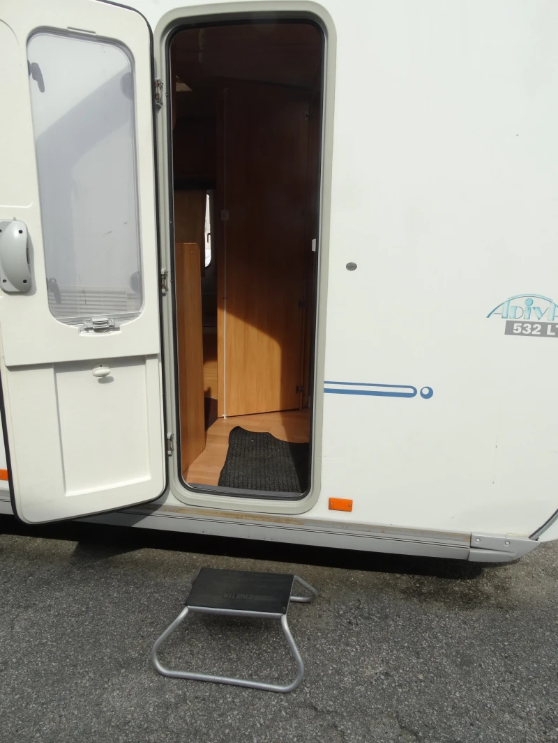 Каравана Adria ADIVA 502, снимка 8 - Каравани и кемпери - 50950218