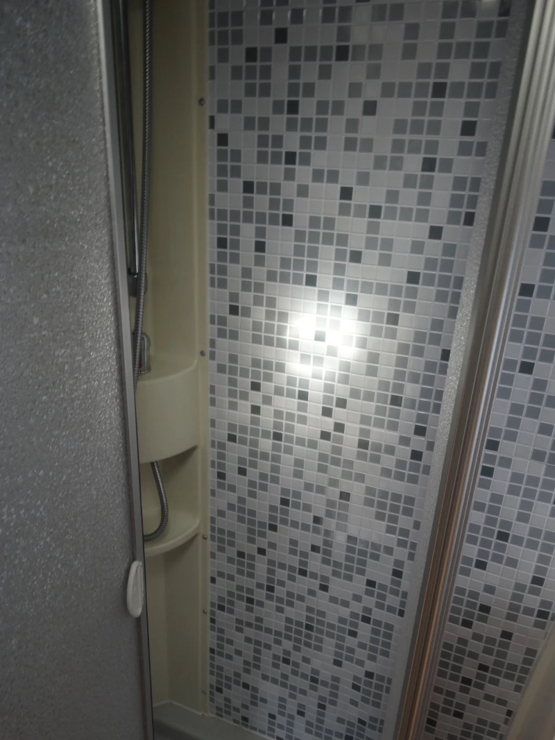 Каравана Adria ADIVA 502, снимка 15 - Каравани и кемпери - 50950218