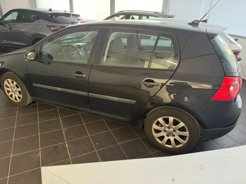 VW Golf 1.6i, снимка 3 - Автомобили и джипове - 47276901