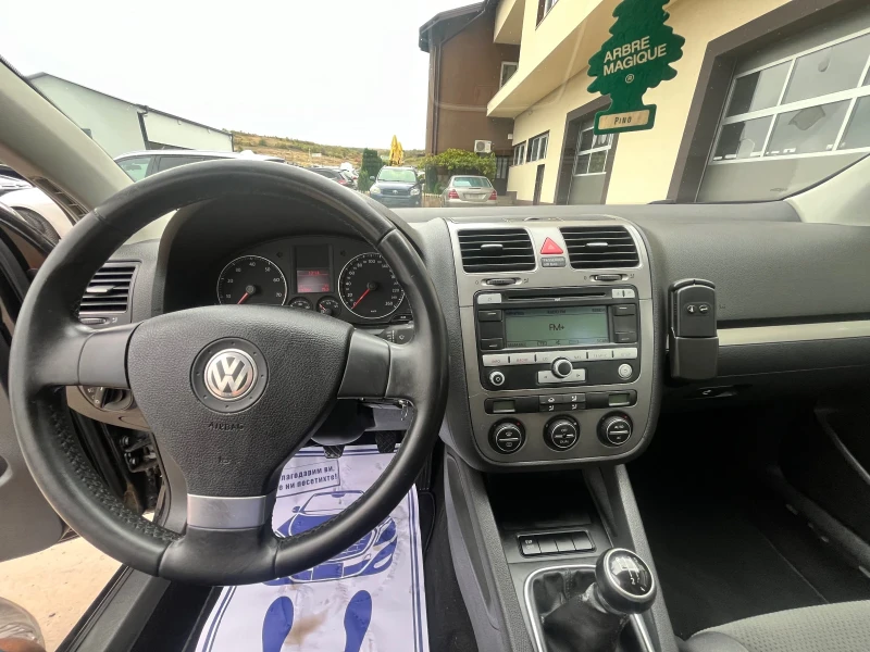 VW Golf 1.6i, снимка 9 - Автомобили и джипове - 47410698