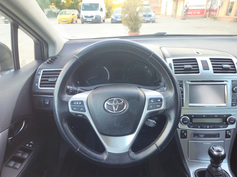 Toyota Avensis 1.8 -90000km, снимка 10 - Автомобили и джипове - 47841540