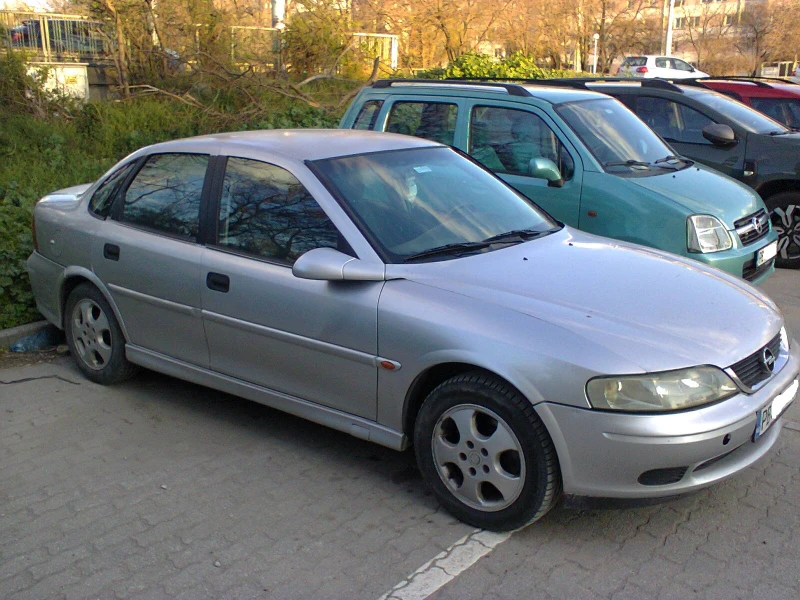 Opel Vectra 2.0 TD-82-коня* KLIMATIK* , снимка 7 - Автомобили и джипове - 48437867