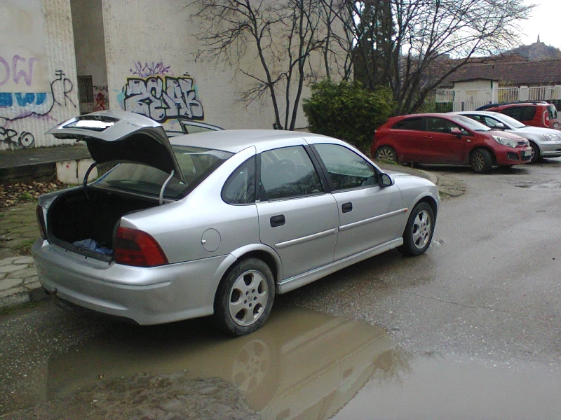 Opel Vectra 2.0 TD-82-коня* KLIMATIK* , снимка 4 - Автомобили и джипове - 48437867