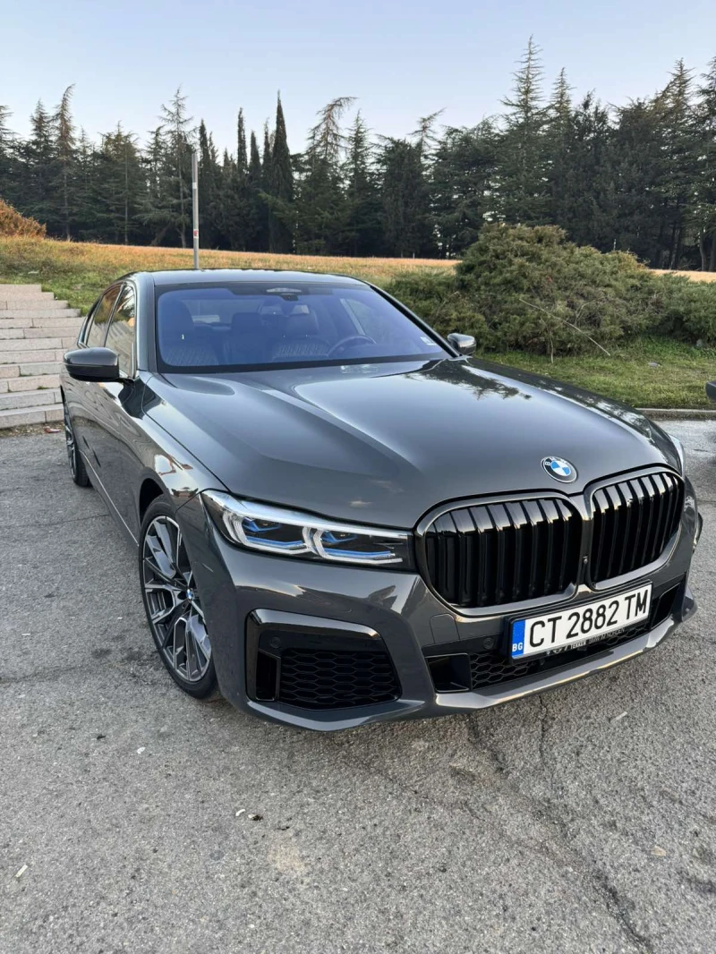 BMW 740 x-Drive* Full M-Pack* Head-up* 360 Cam* DravitGrey, снимка 1 - Автомобили и джипове - 48541109