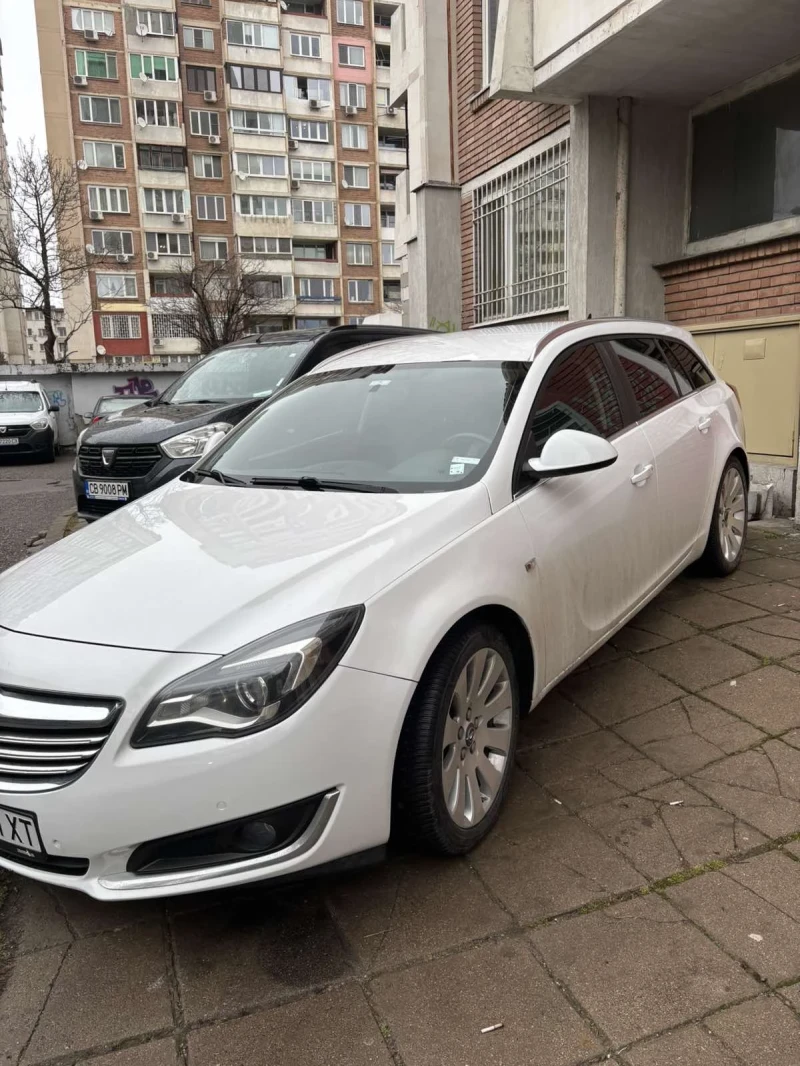 Opel Insignia SPORT TOURER SW, снимка 2 - Автомобили и джипове - 49332476