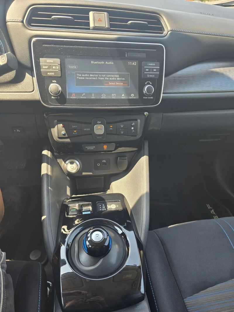 Nissan Leaf , снимка 12 - Автомобили и джипове - 51183740