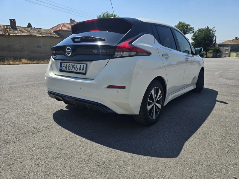 Nissan Leaf , снимка 6 - Автомобили и джипове - 51183740
