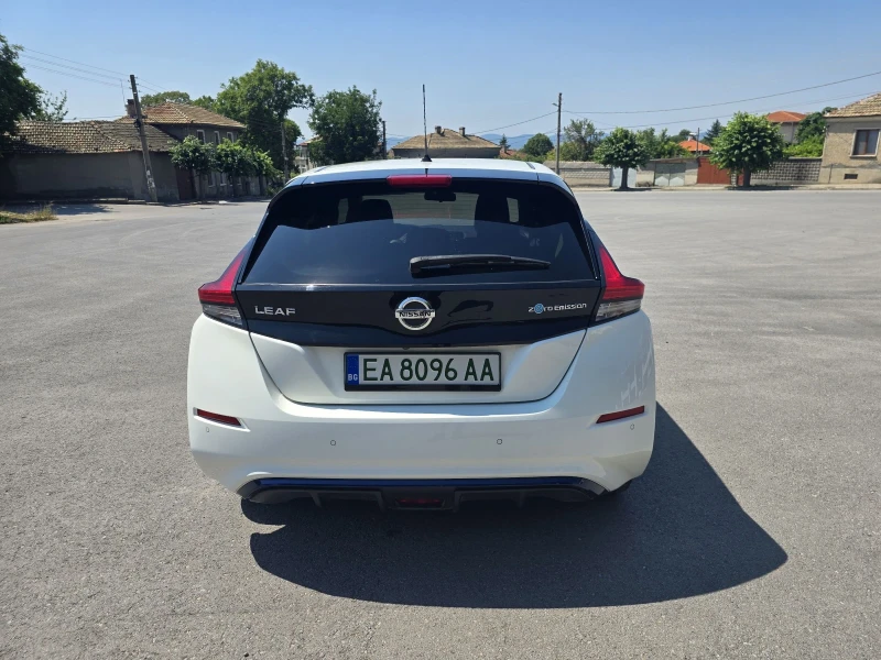 Nissan Leaf , снимка 7 - Автомобили и джипове - 51183740