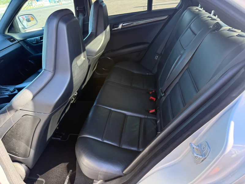 Mercedes-Benz C 63 AMG, снимка 12 - Автомобили и джипове - 52441597