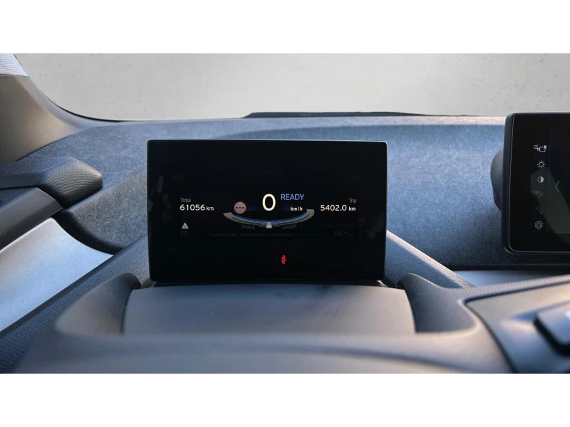 BMW i3 120 Ah Термопомпа, Месечна вноска от 555 лв., снимка 14 - Автомобили и джипове - 51835821