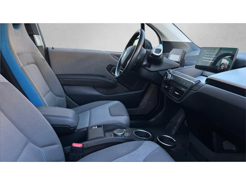 BMW i3 120 Ah Термопомпа, Месечна вноска от 555 лв., снимка 6 - Автомобили и джипове - 51835821