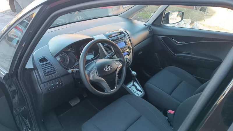 Hyundai Ix20 1.6-топ с-яние 125к.с, снимка 8 - Автомобили и джипове - 52621231