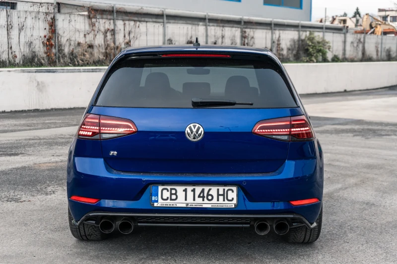 VW Golf R MK7.5 PERFORMANCE PACK AKRAPOVIC От Порше София!, снимка 5 - Автомобили и джипове - 53080602