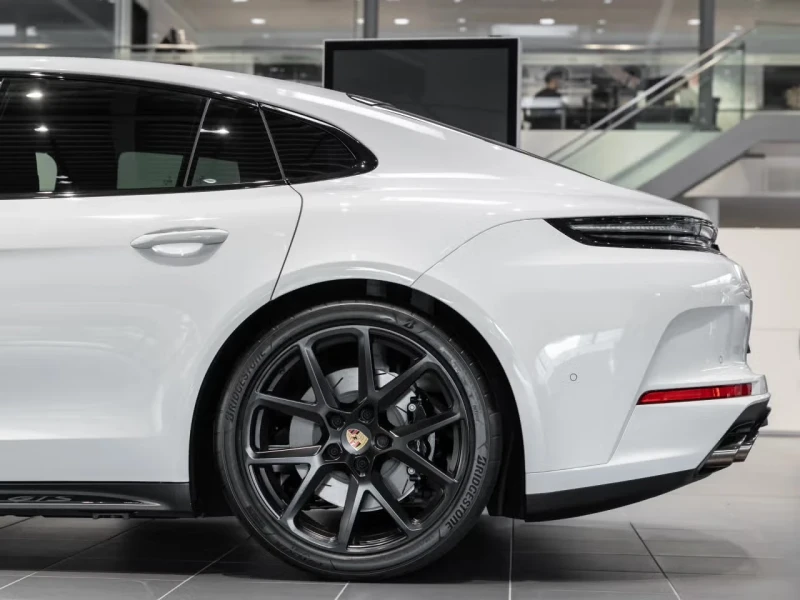 Porsche Panamera GTS* SPORT DESIGN* ПАНО* BOSE* HUD* ГАРАНЦИЯ, снимка 6 - Автомобили и джипове - 53169547